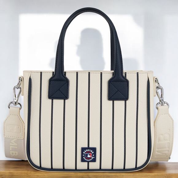MLB New York Yankees Stripe Small Tote/Crossbody w/ Coin Pouch *Brand NEW* - Picture 3 of 6